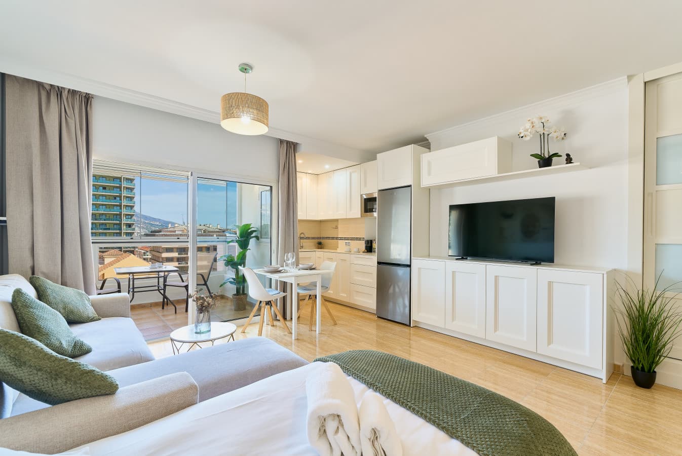 Kosta Homes - PYR Beach and Pool